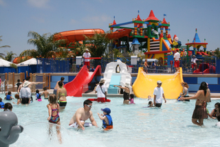 Illustration for article titled The Largest Legoland Water Park Ever Will Have 50 Million Bricks